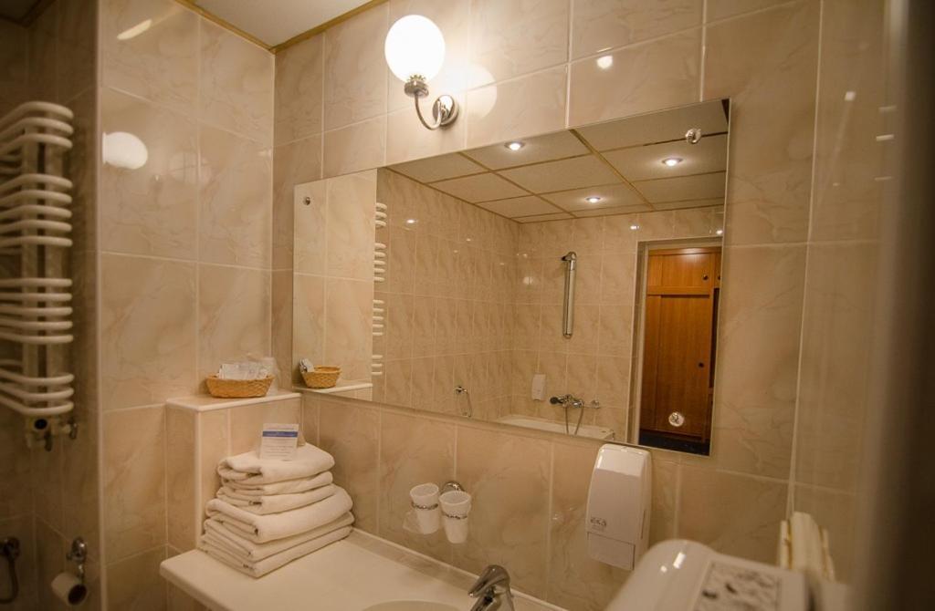Hotel Kamena Хелм Экстерьер фото